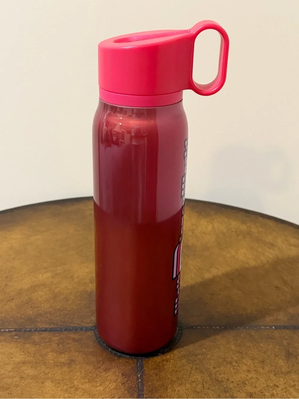 NEW STARBUCKS WALT DISNEY WORLD LOGO WATER BOTTLE IN HOT PINK 20oz